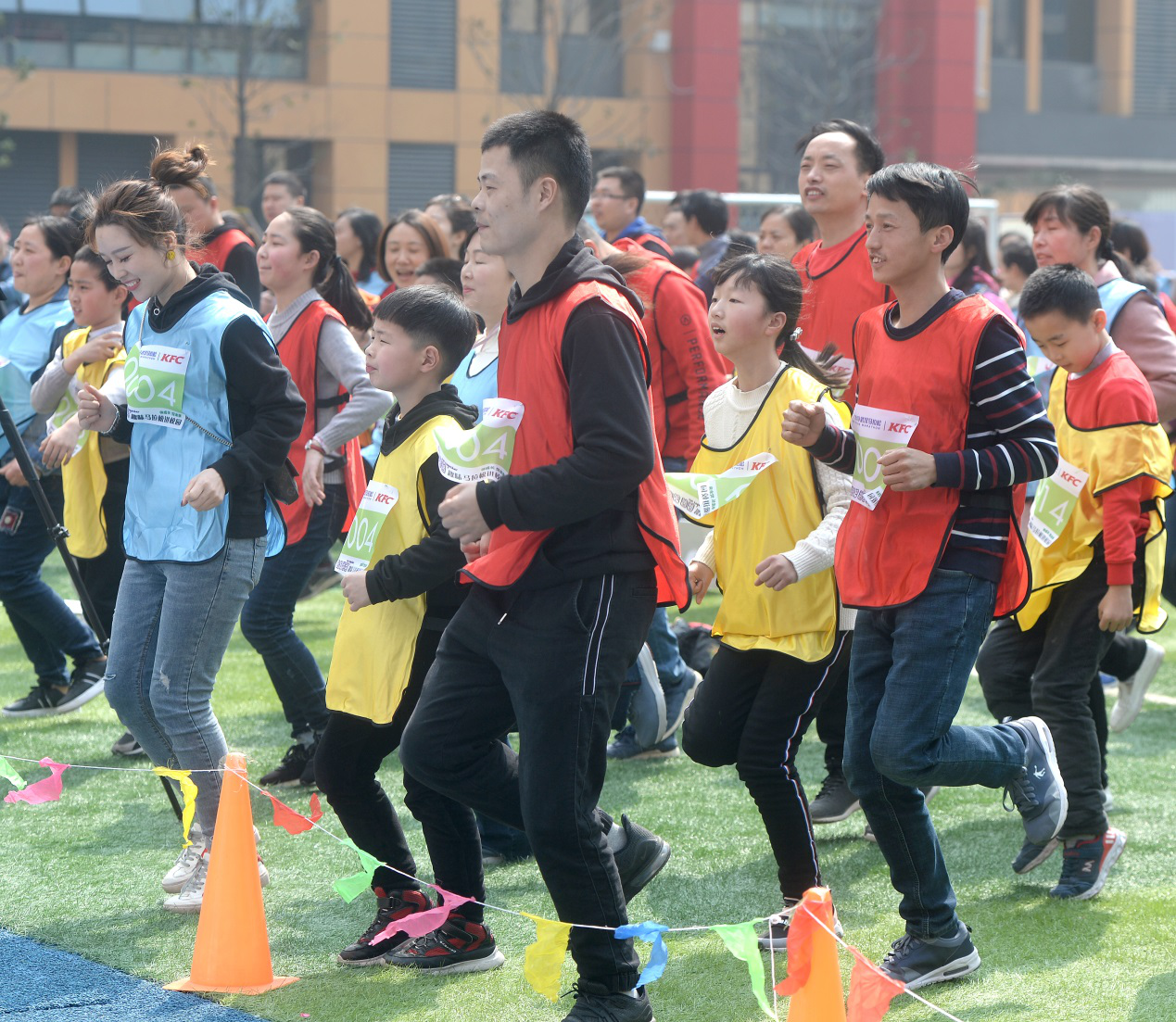 “哄”完夫人“哄”孩子伴成長 悅未來 跑步吧，爸爸(圖2)