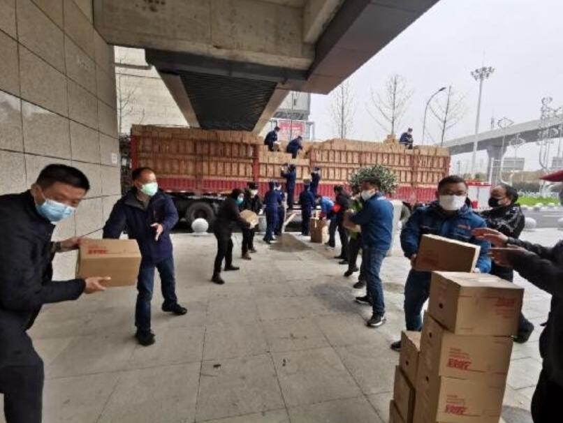 超有愛！武漢市民作詩、創(chuàng)意蔬菜拼“花式致謝”長虹愛心捐贈(圖2)